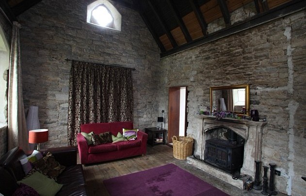 英國(guó)最恐怖房屋建在墓地 客廳曾是停尸房