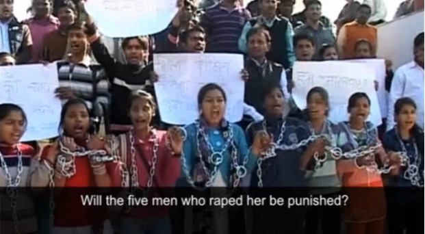 印度民眾抗議首都公交車輪奸案 國大黨領導人深表羞愧