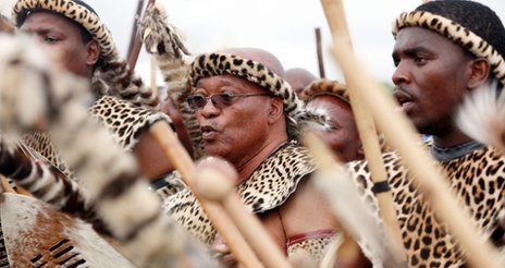 養(yǎng)寵物狗是白人文化？南非總統(tǒng)又發(fā)爭議言論