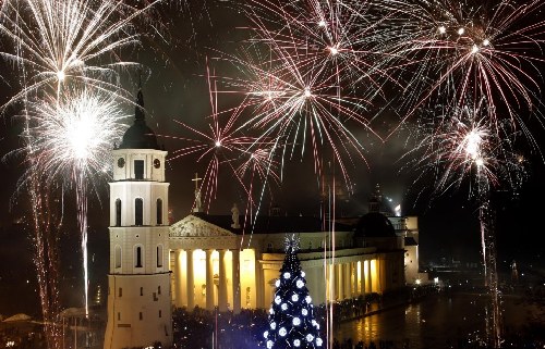 圖：悉尼炫彩焰火、時代廣場倒計時 世界各地迎喜新年