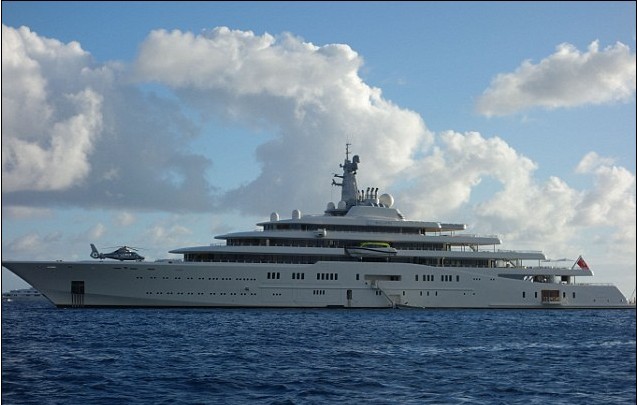 豪華游艇新年PK!切爾西老板完爆卡塔爾首相