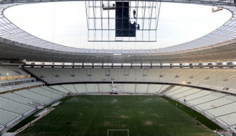 巴西為肥胖球迷設(shè)專座 承重250多公斤票價翻番