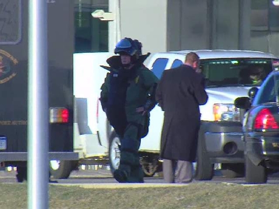 美底特律機場現可疑物品 拆彈部隊進駐全員疏散