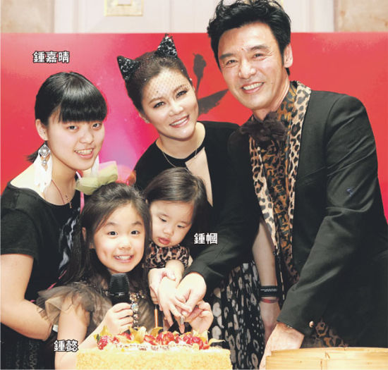 明星罕見全家福：周濤清新可人 吳尊全家俊男美女