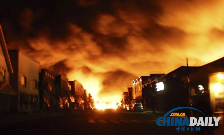 組圖：加拿大油罐列車出軌爆炸五死數十傷 總理赴現場