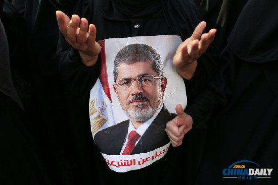 埃及軍方稱無意長期攬權(quán) 凍結(jié)14名穆兄會(huì)領(lǐng)導(dǎo)人資產(chǎn)