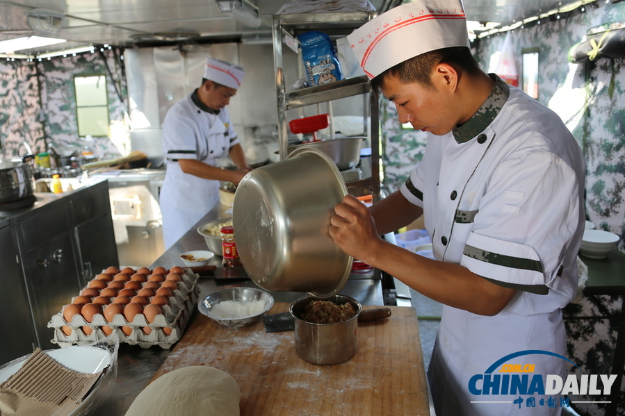 走進“和平使命-2013”中俄聯演后勤保障單元