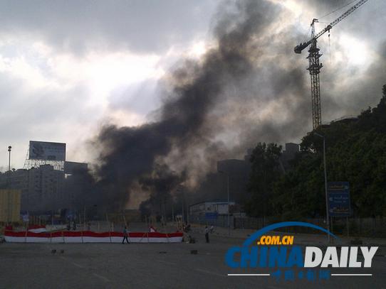 埃及軍方清場(chǎng)穆?tīng)栁髦С终?穆兄會(huì)稱已致120人亡