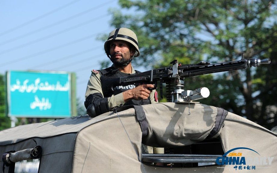 穆沙拉夫被控謀殺今日出庭受審 大批軍警護(hù)送（高清組圖）