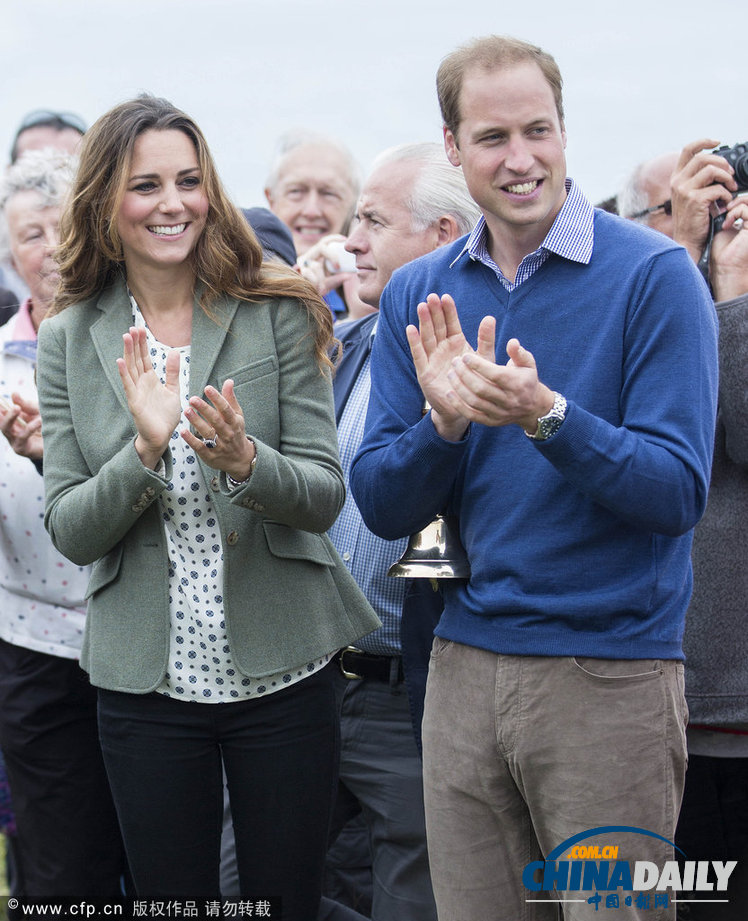 英國(guó)凱特王妃產(chǎn)后首次公開亮相 親近兒童盡顯母愛(ài)（高清組圖）