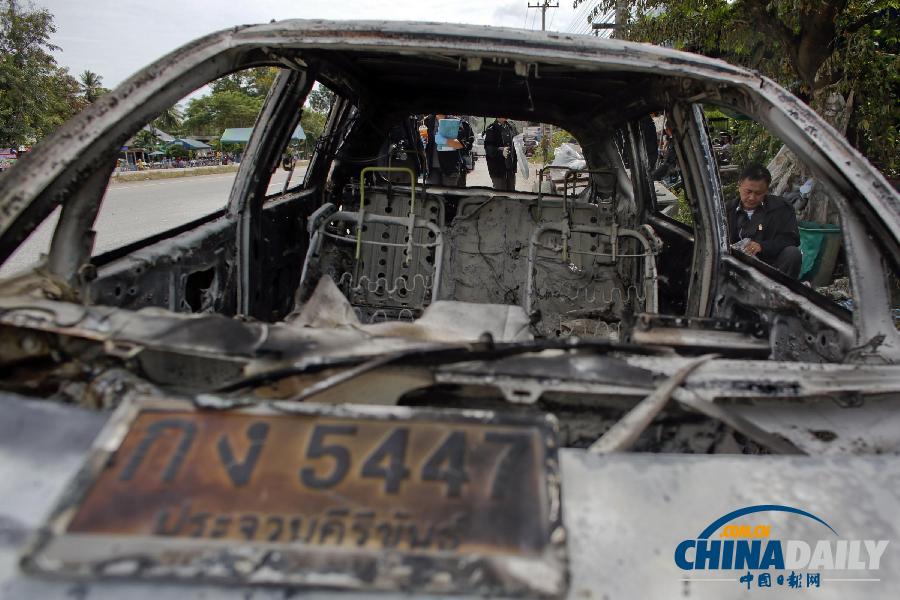 泰國南部膠農抗議升級 警農沖突激烈警車被燒毀