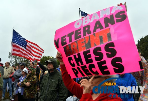 美國(guó)民眾抗議政府關(guān)門 “超人”現(xiàn)身助陣