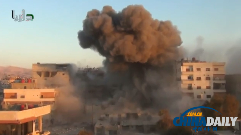 敘利亞宰牲節首日 總統現身清真寺、轟炸不停