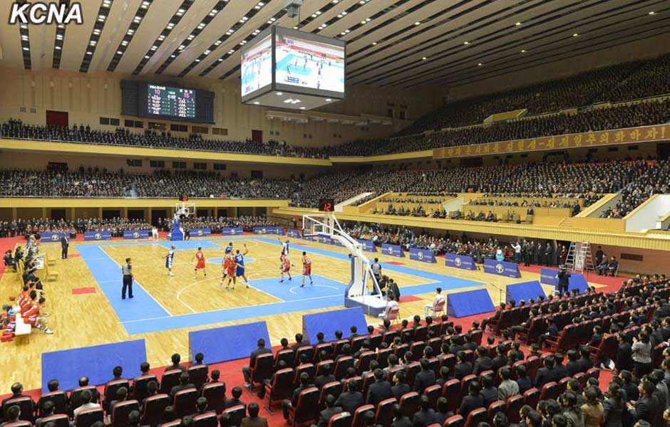 金正恩生日當天攜李雪主看籃球賽