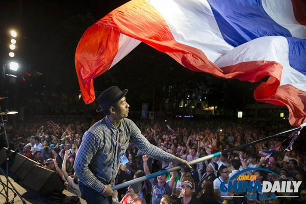 泰政府敦促逮捕反政府示威領(lǐng)導(dǎo)人 親他信派暗囤武器