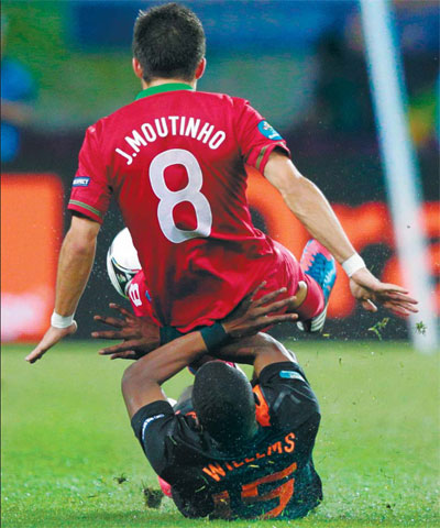 Doting dad Ronaldo hails Portuguese achievement