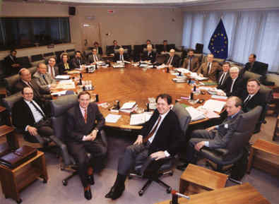 圓桌會(huì)議 roundtable