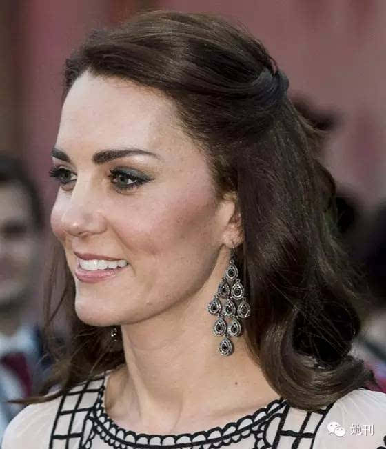 她貴比英女王，卻穿幾百塊的衣服美翻東南亞！