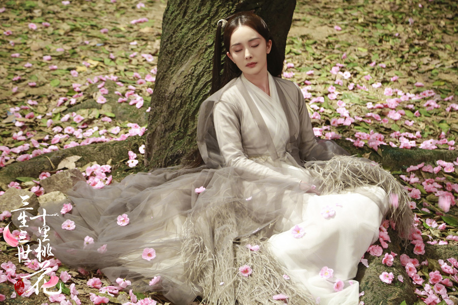 和春天合影：明星告訴你怎樣才是正確的打開(kāi)方式（組圖）