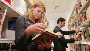 “畢業好找工作不應左右大學專業”