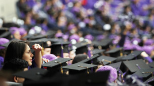 學位何價？“輕微差距影響一生收入”