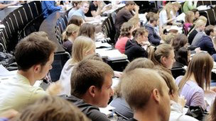 英頂尖雇主供畢業(yè)生崗位達(dá)5年來新高