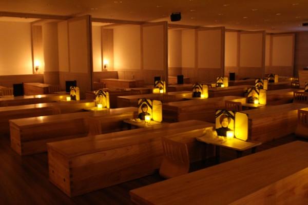 韓國(guó)“死亡體驗(yàn)” 木棺中治抑郁