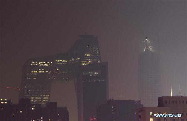 北京首啟“空氣重污染紅色預警”