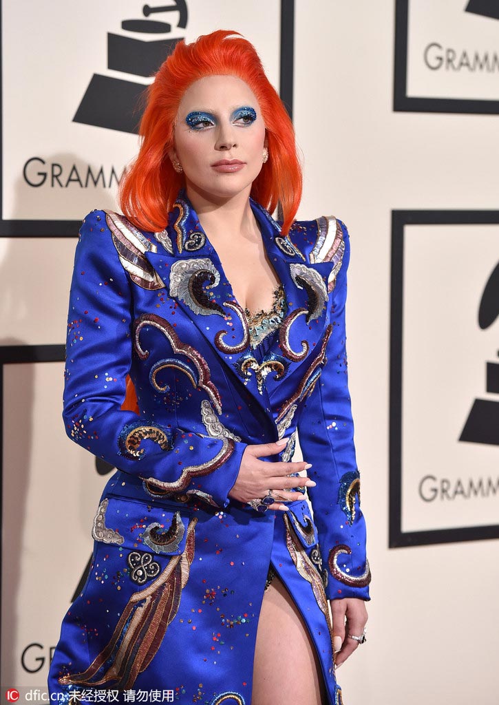 格萊美紅毯：賽琳娜與斯威夫特爭艷 比伯帶弟弟現身顯成熟