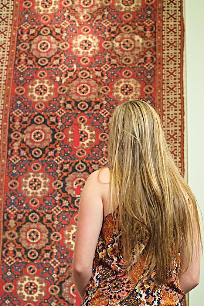 別人在美術(shù)館看畫，我在美術(shù)館拍照（組圖）