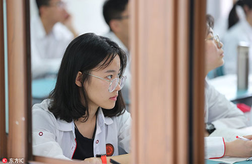 第一批“00后”都參加高考了 今年高考有啥不一樣？