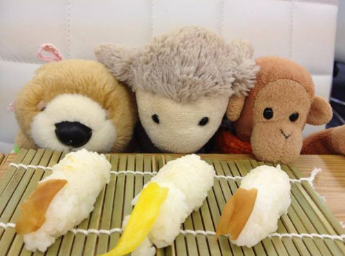 日本“玩偶旅行團(tuán)”送玩偶游山玩水(組圖)