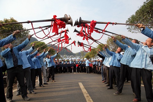 Bouyei people worship mountain spirits
