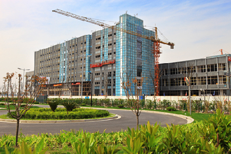 Huaqiao Park well under construction