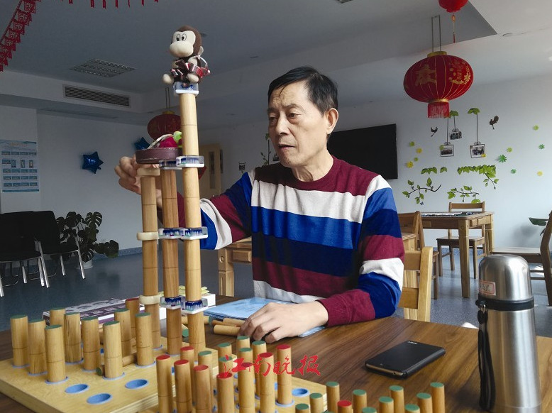 Wuxi old man wins prize for his game for the elderly