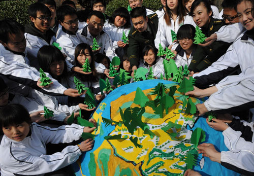 Volunteers build green 'China Dream'