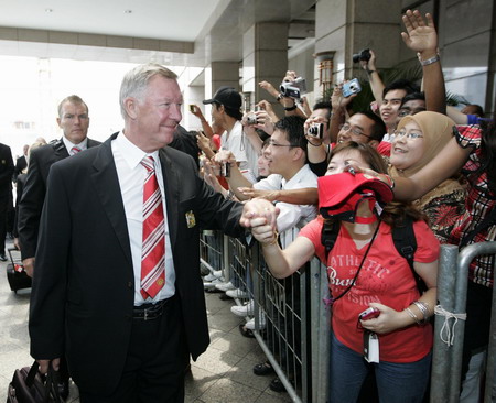 Man Utd scrap Jakarta match after hotel blasts