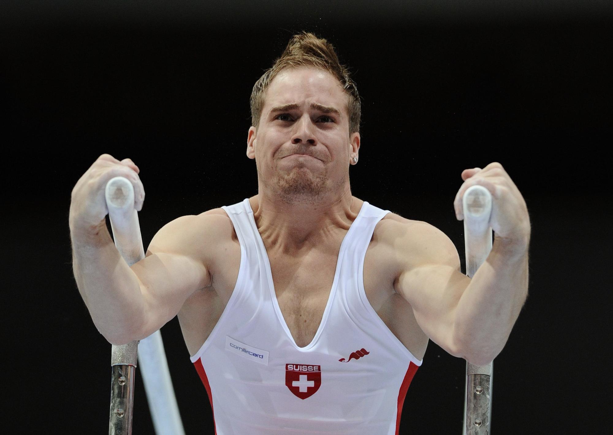 Men's power on the bars