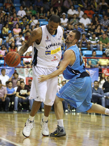 The New York Knicks have acquired center Tyson Chandler from the Dallas Mavericks as part of a three-team trade, the Knicks said on Saturday. Knicks acquire Chandler in three-team deal