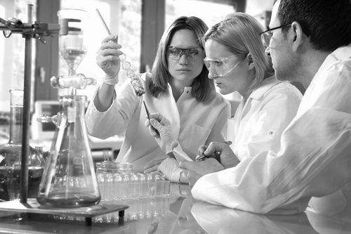 美兩位雜志編輯的科研誠信調查震動學界