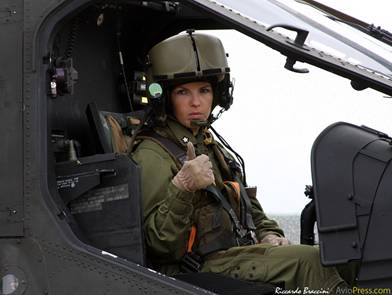 Jawbone藍牙耳機推出，可“旁若無人”通話