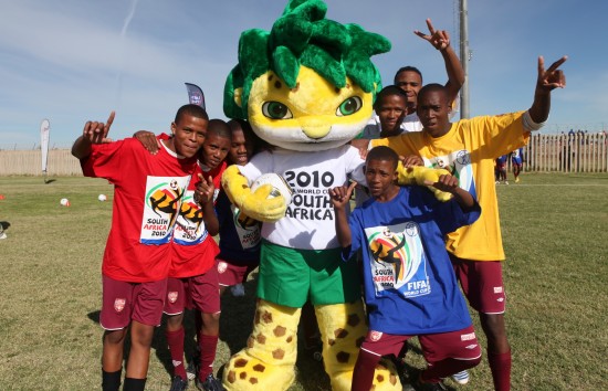 南非舉行世界杯倒計時50天慶?；顒? style=