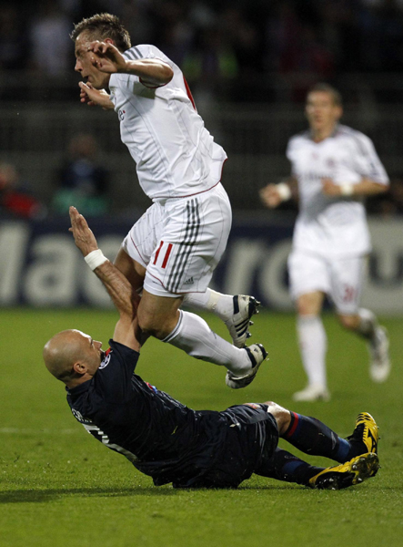 歐冠：拜仁3:0完勝里昂進(jìn)決賽 奧利奇上演帽子戲法