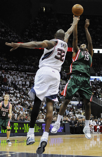 NBA季后賽：雄鹿頂翻老鷹 掘金扳倒爵士