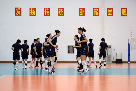 女排主帥王寶泉訓練場上過“五一”