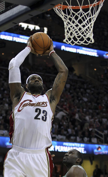 NBA：綠衫軍大勝奪主場優(yōu)勢 騎士1:1被扳平