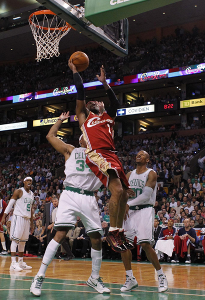 NBA：詹姆斯三雙騎士黯然出局 綠衫軍4:2晉級戰(zhàn)魔術