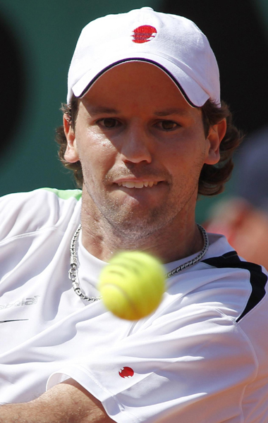 法網(wǎng)：大威輕松晉級(jí) 阿扎倫卡、桑切斯連遭爆冷