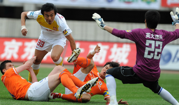 中超：國(guó)安五輪不勝 魯能遭遇首敗