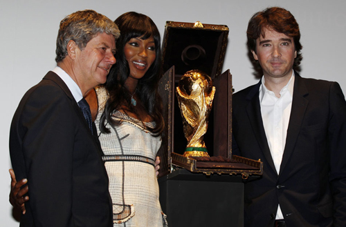 坎貝爾揭曉大力神杯頂級(jí)名牌外套